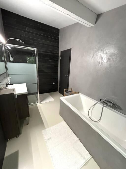 Superbe Maison Avec Jacuzzi Ventabren 外观 照片