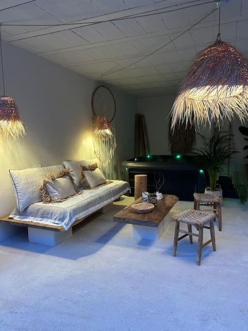 Superbe Maison Avec Jacuzzi Ventabren 外观 照片