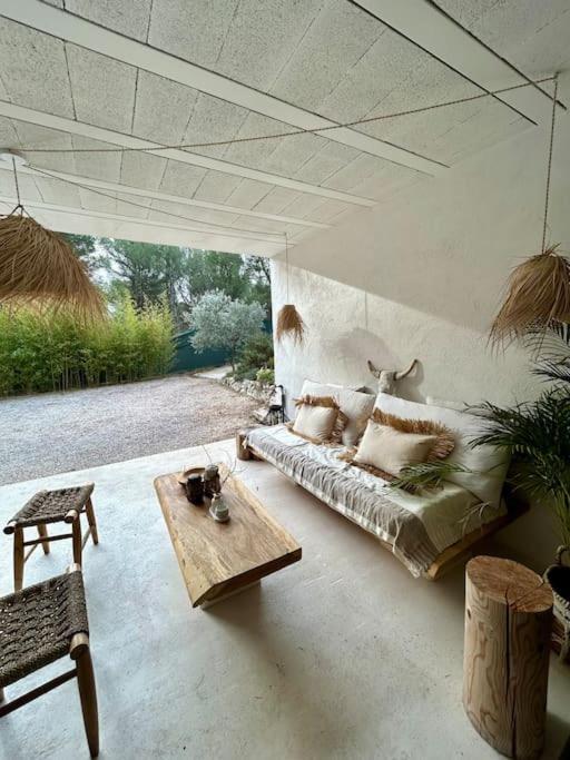 Superbe Maison Avec Jacuzzi Ventabren 外观 照片