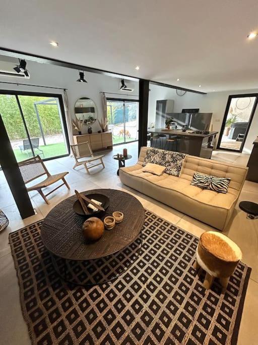 Superbe Maison Avec Jacuzzi Ventabren 外观 照片