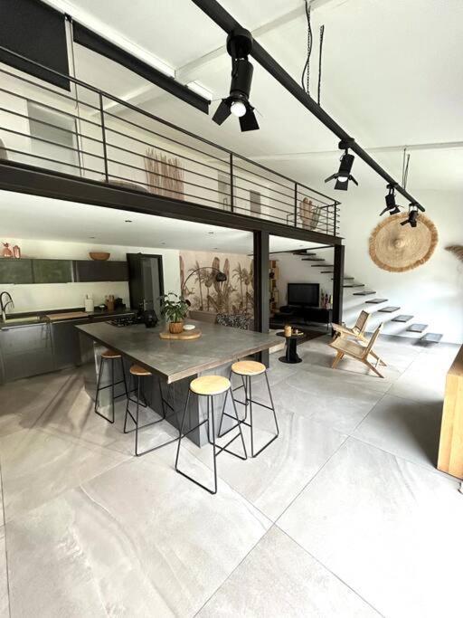 Superbe Maison Avec Jacuzzi Ventabren 外观 照片